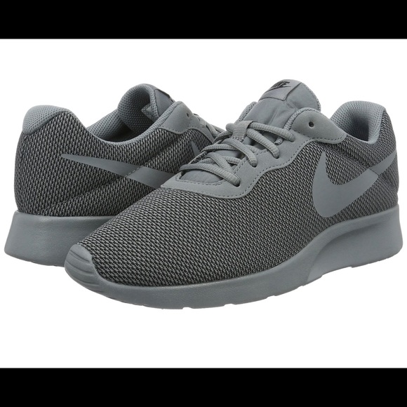 🔴SOLD 🏷Men’s Nike Grey Tanjun Running Shoes - Picture 3 of 3
